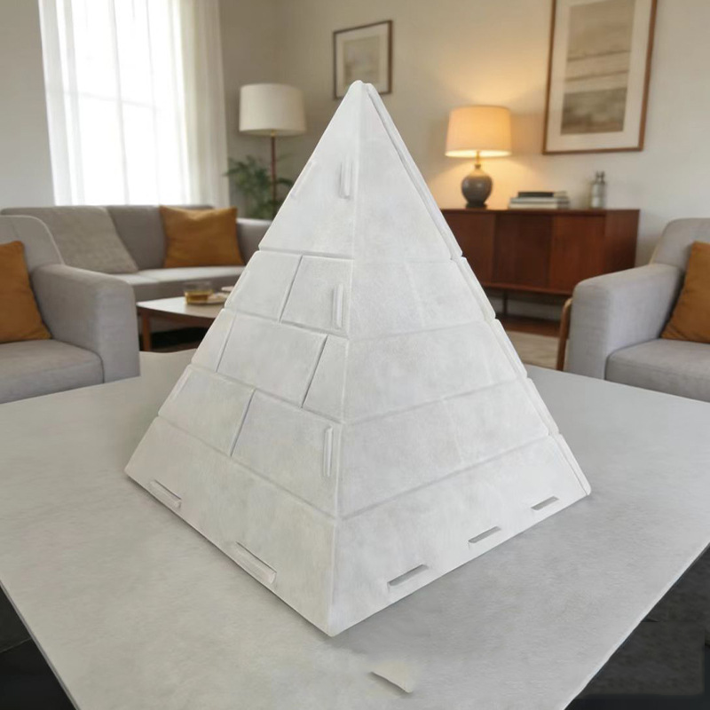La Pyramide de Cléopattes — Cachette en feutre pour chat